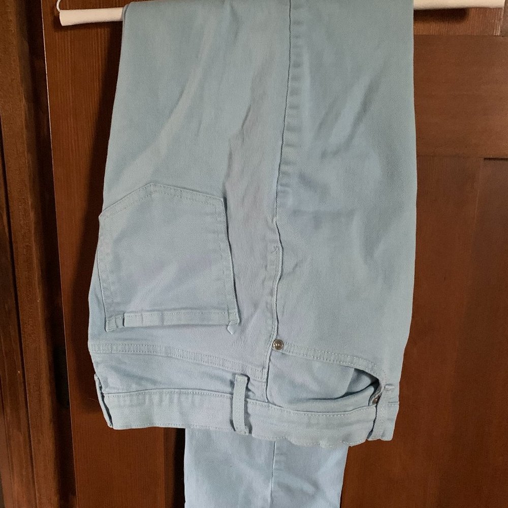 Women's light blue jeans